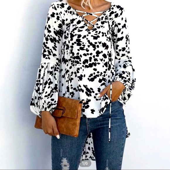 Tops - 🔆 Host Pick - Black White High-Low Blouse